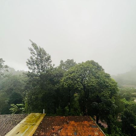 Red Stone Villas Coorg Madikeri Ngoại thất bức ảnh